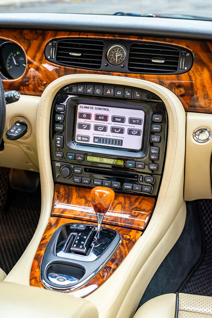 Фото Jaguar XJ для продажи